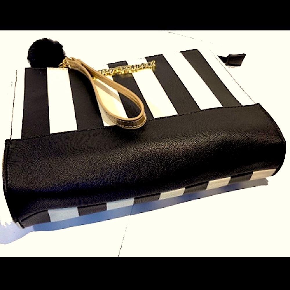 BETSEY JOHNSON BLACK WHITE STRIPE GOLD PURSE EVENING MAKEUP BAG CLUTCH 1…